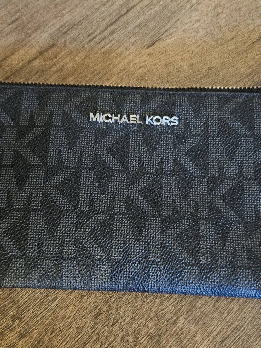Michael Kors  Women's Black Signature Large wristlet